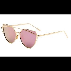 Accessories - 🆕💕Gradient lens cat eye sunglasses rose gold Accessories - 🆕💕Gradient lens cat eye sunglasses rose gold